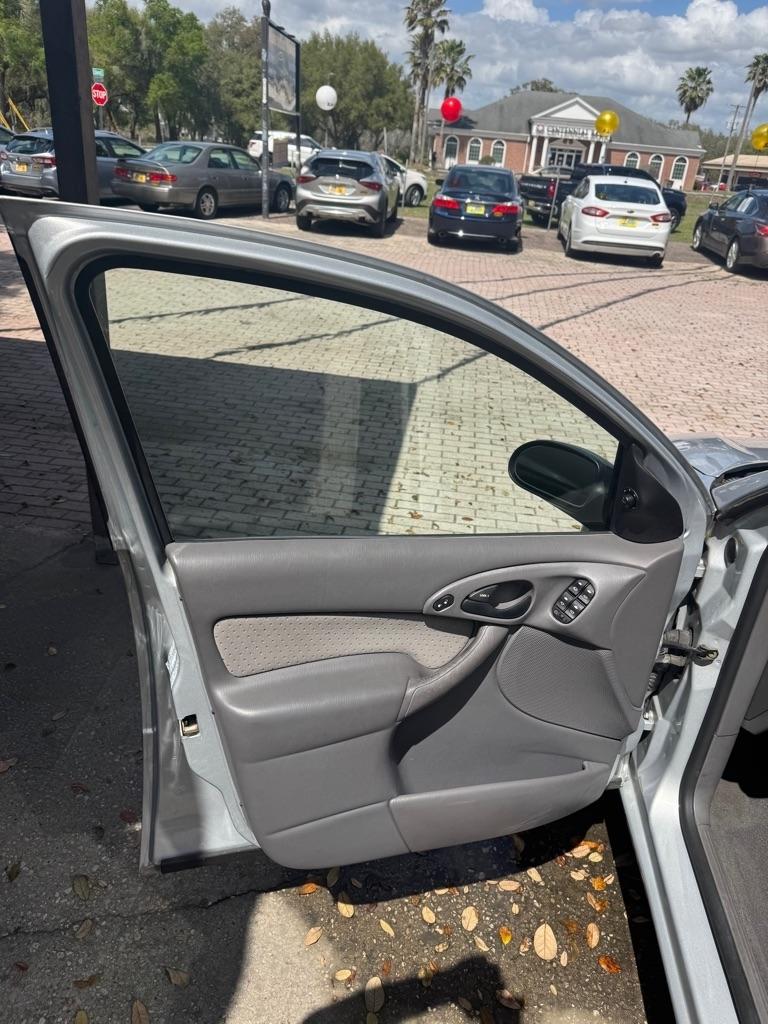 Ford Focus 4dr Wgn SE I4 Manual Fleet 2003