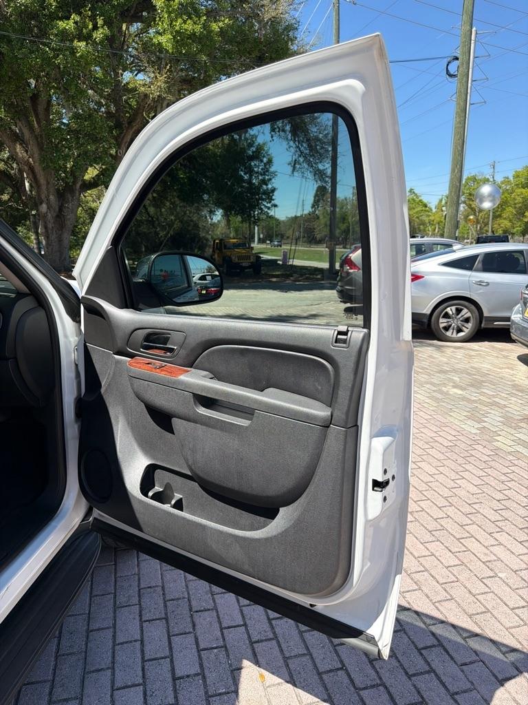 Chevrolet Tahoe 2WD 4dr 1500 LS 2011