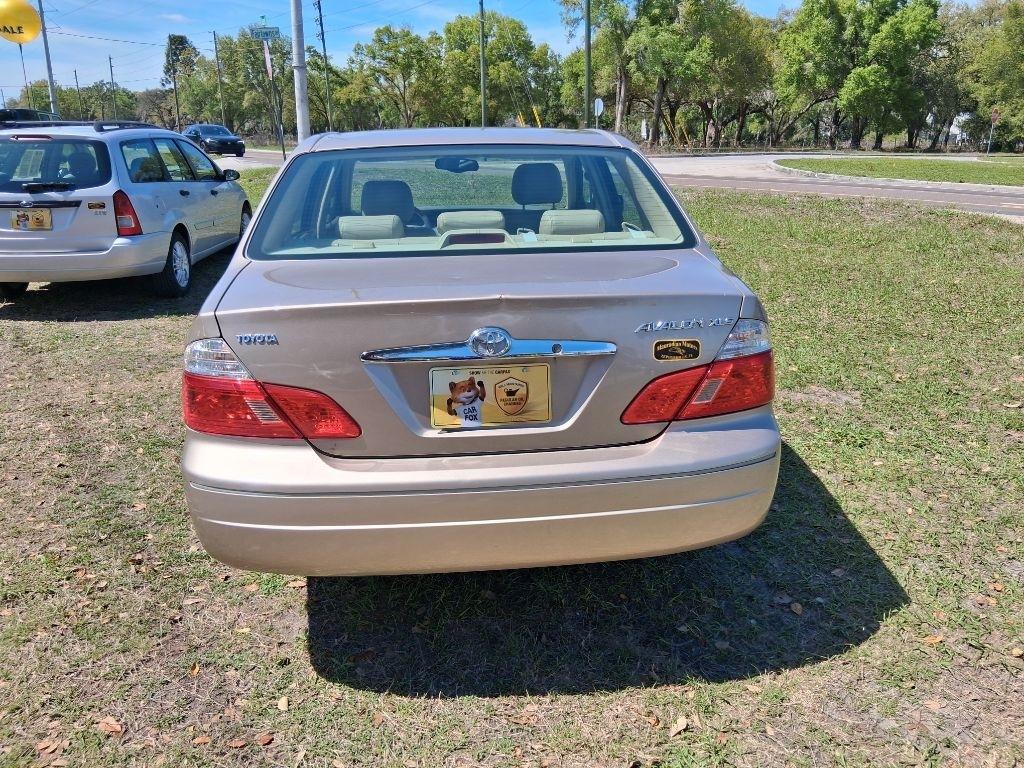 Toyota Avalon 4dr Sdn XLS w/Bench Seat (Natl) 2003