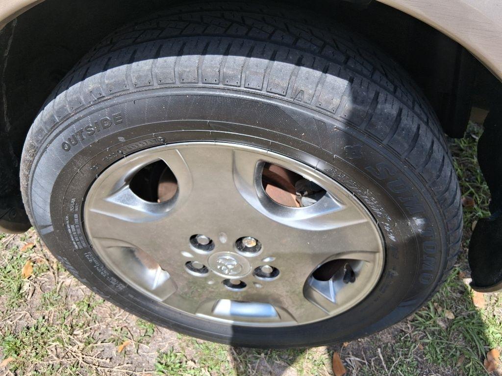 Toyota Avalon 4dr Sdn XLS w/Bench Seat (Natl) 2003