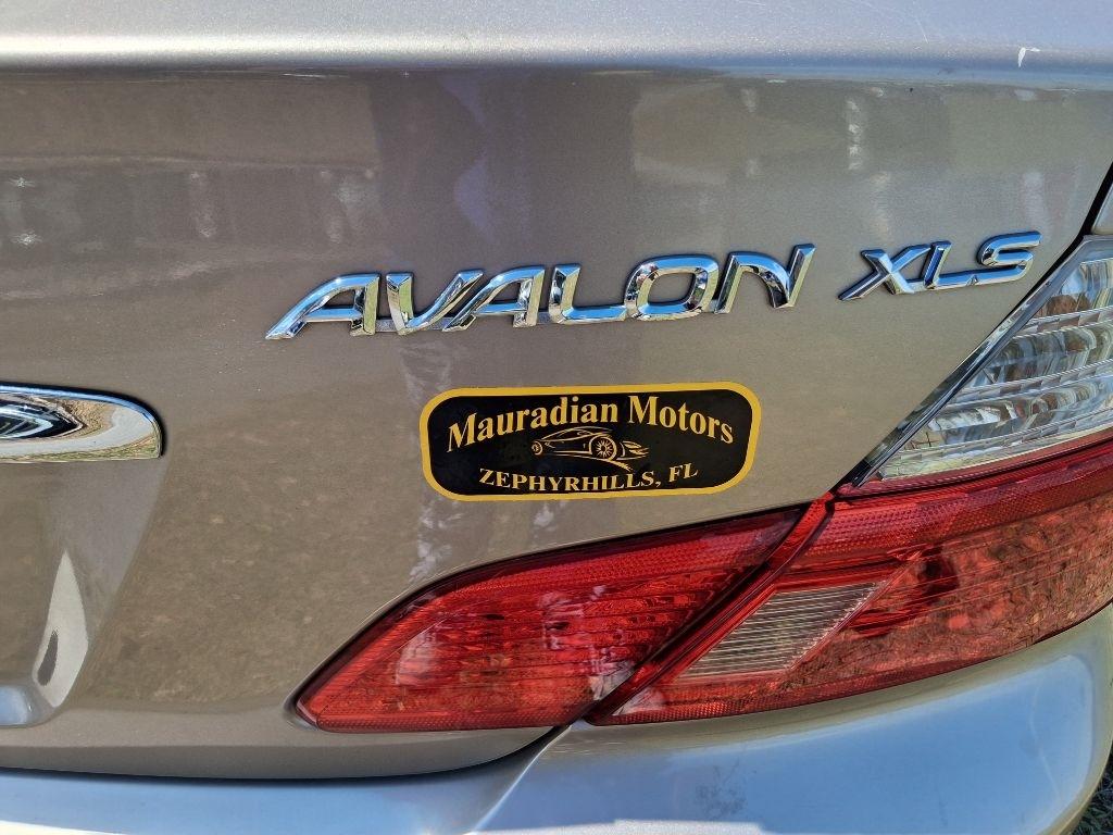 Toyota Avalon 4dr Sdn XLS w/Bench Seat (Natl) 2003
