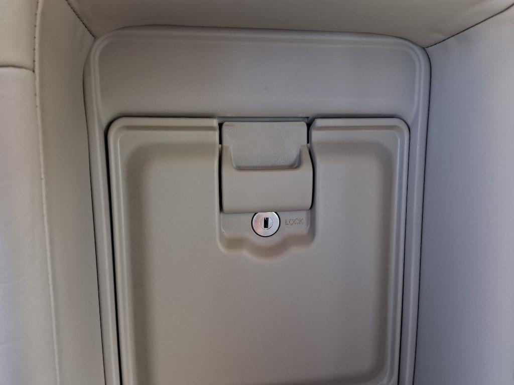 Toyota Avalon 4dr Sdn XLS w/Bench Seat (Natl) 2003