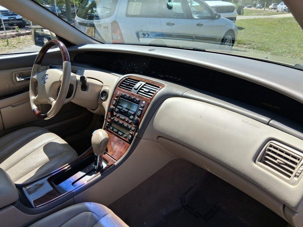 Toyota Avalon 4dr Sdn XLS w/Bench Seat (Natl) 2003