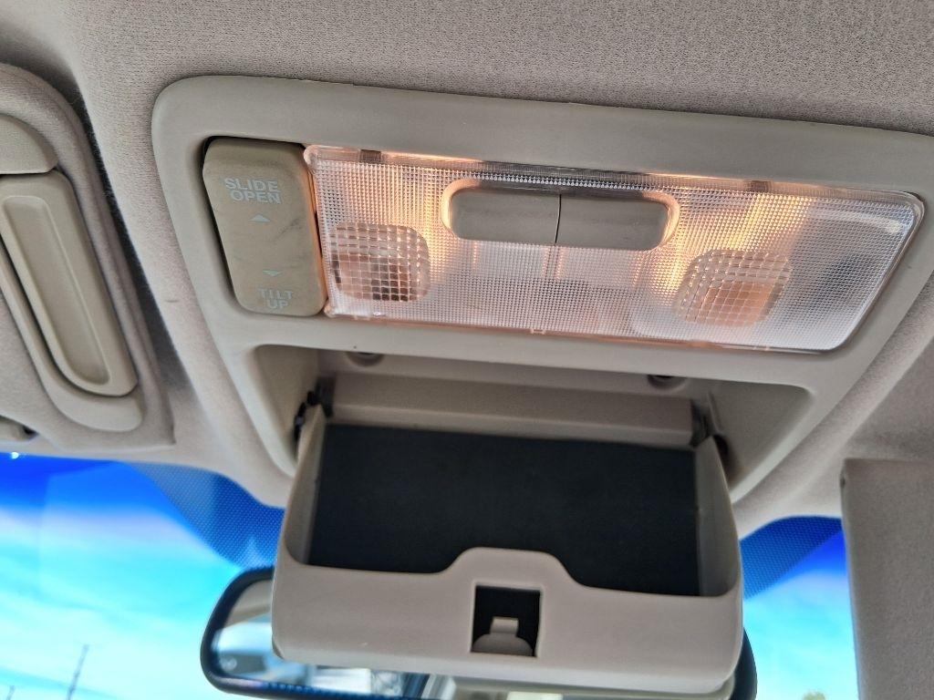 Toyota Avalon 4dr Sdn XLS w/Bench Seat (Natl) 2003