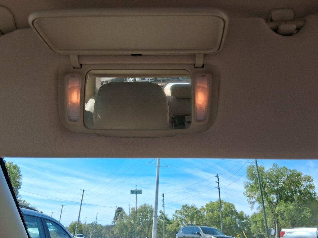 Toyota Avalon 4dr Sdn XLS w/Bench Seat (Natl) 2003