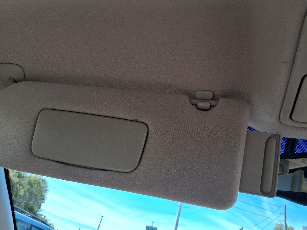 Toyota Avalon 4dr Sdn XLS w/Bench Seat (Natl) 2003