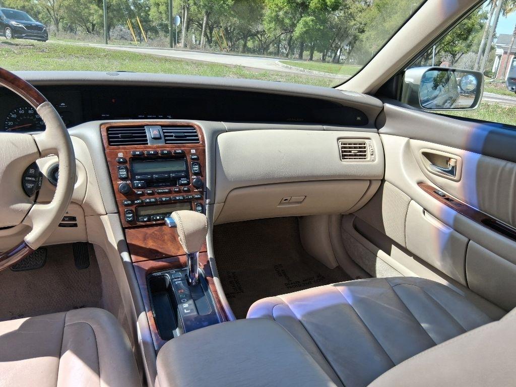 Toyota Avalon 4dr Sdn XLS w/Bench Seat (Natl) 2003