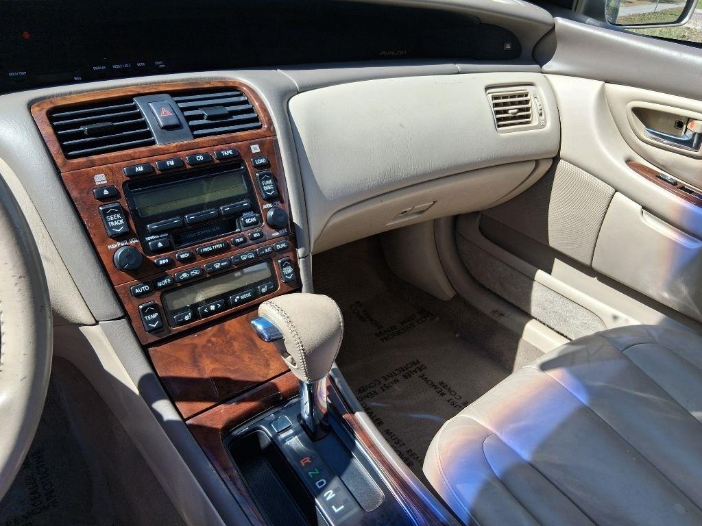 Toyota Avalon 4dr Sdn XLS w/Bench Seat (Natl) 2003