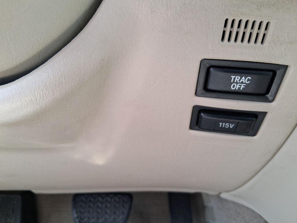 Toyota Avalon 4dr Sdn XLS w/Bench Seat (Natl) 2003