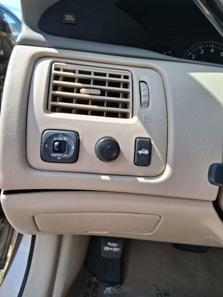 Toyota Avalon 4dr Sdn XLS w/Bench Seat (Natl) 2003