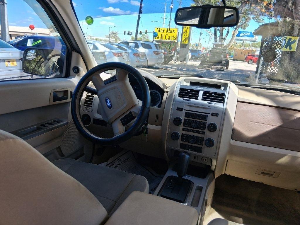 Ford Escape FWD 4dr XLT 2011