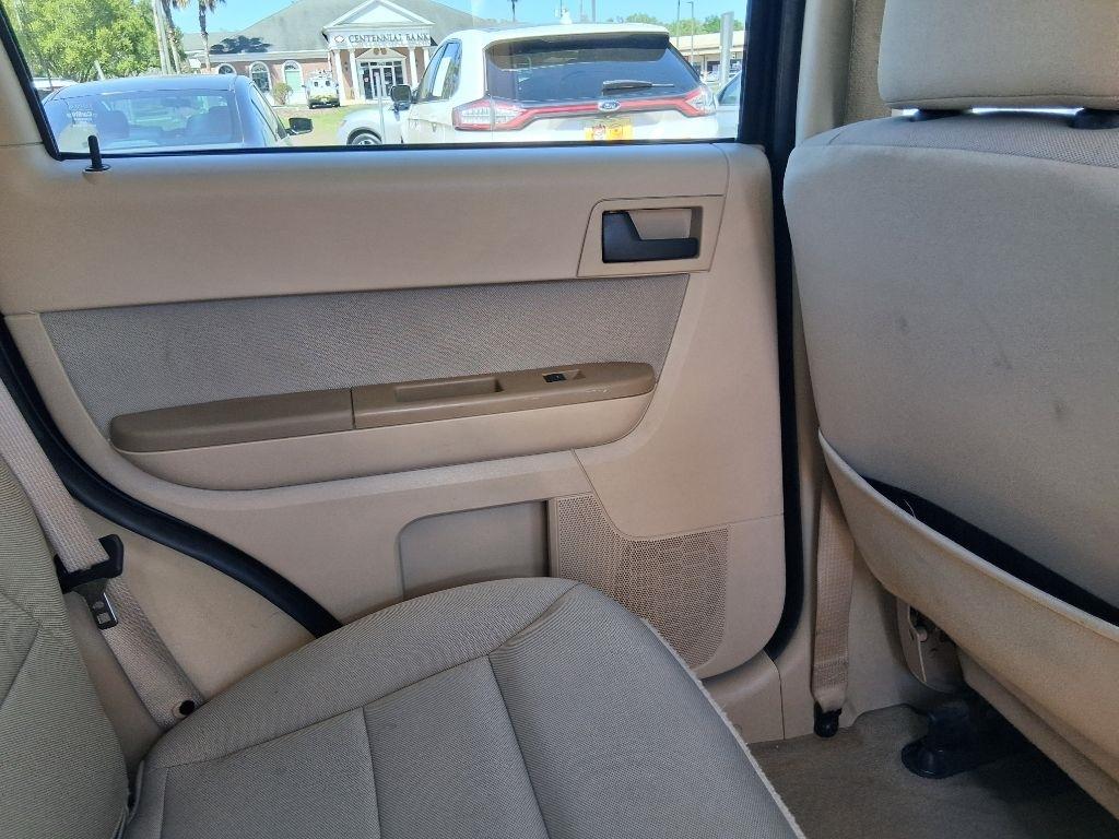 Ford Escape FWD 4dr XLT 2011