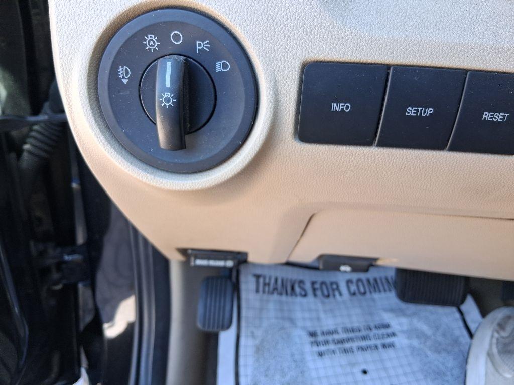 Ford Escape FWD 4dr XLT 2011