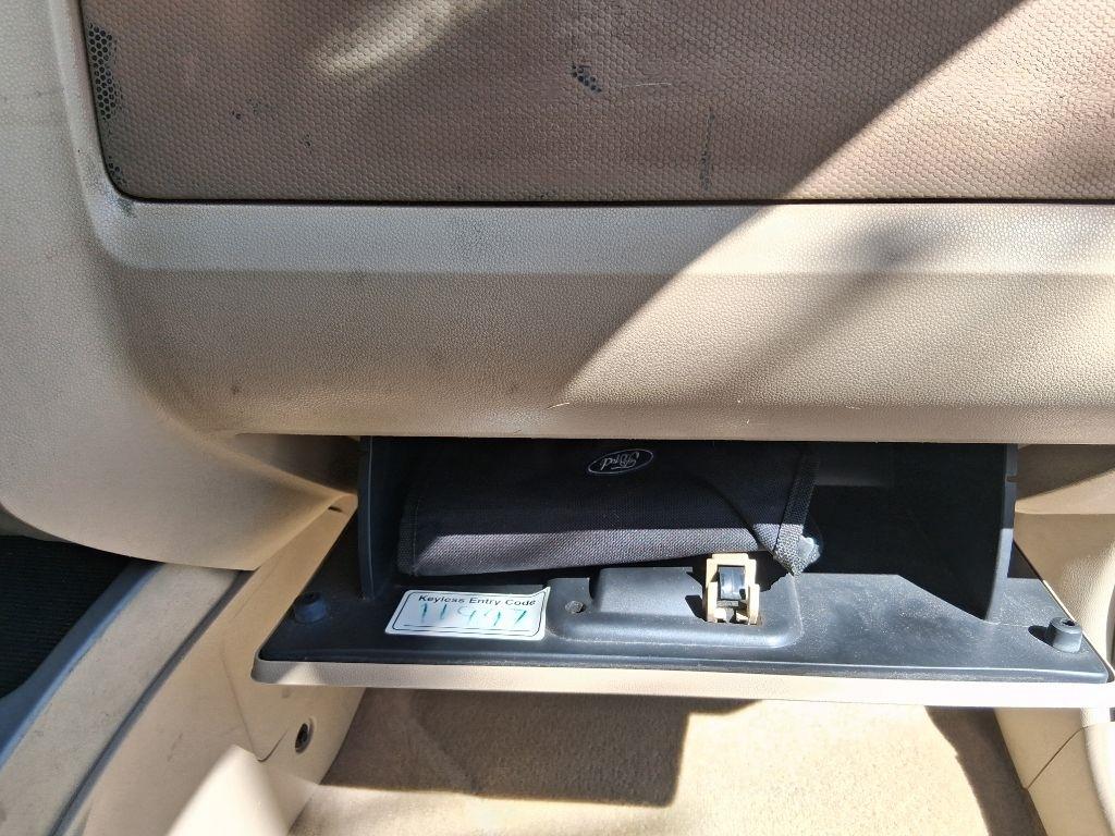 Ford Escape FWD 4dr XLT 2011