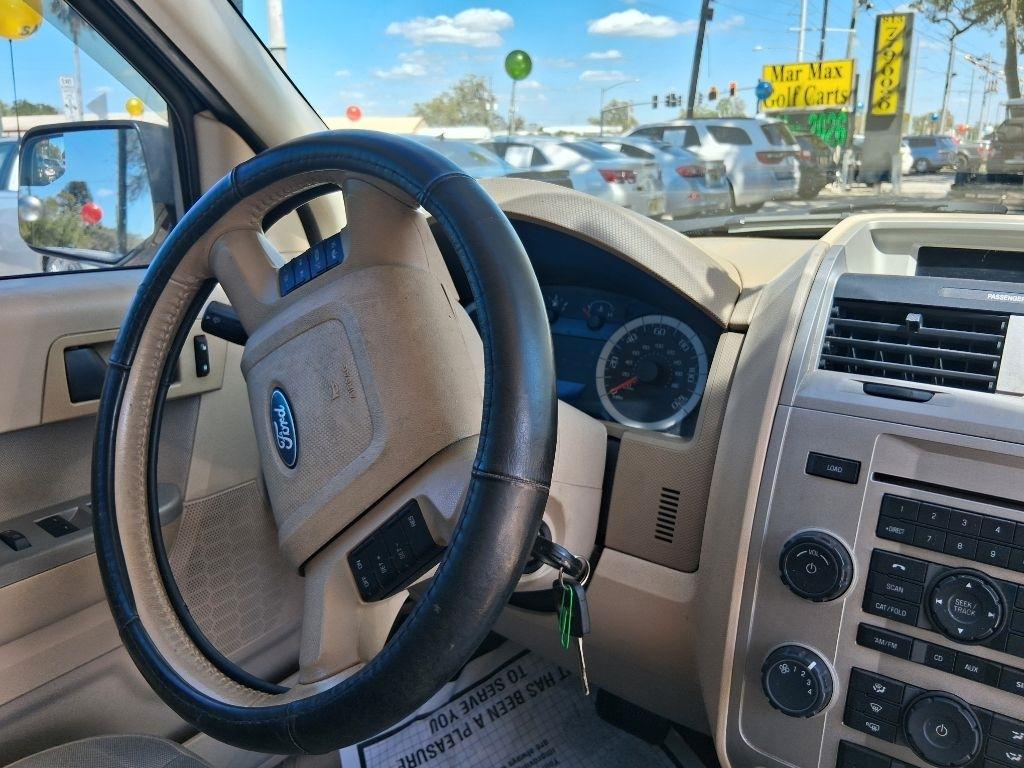 Ford Escape FWD 4dr XLT 2011