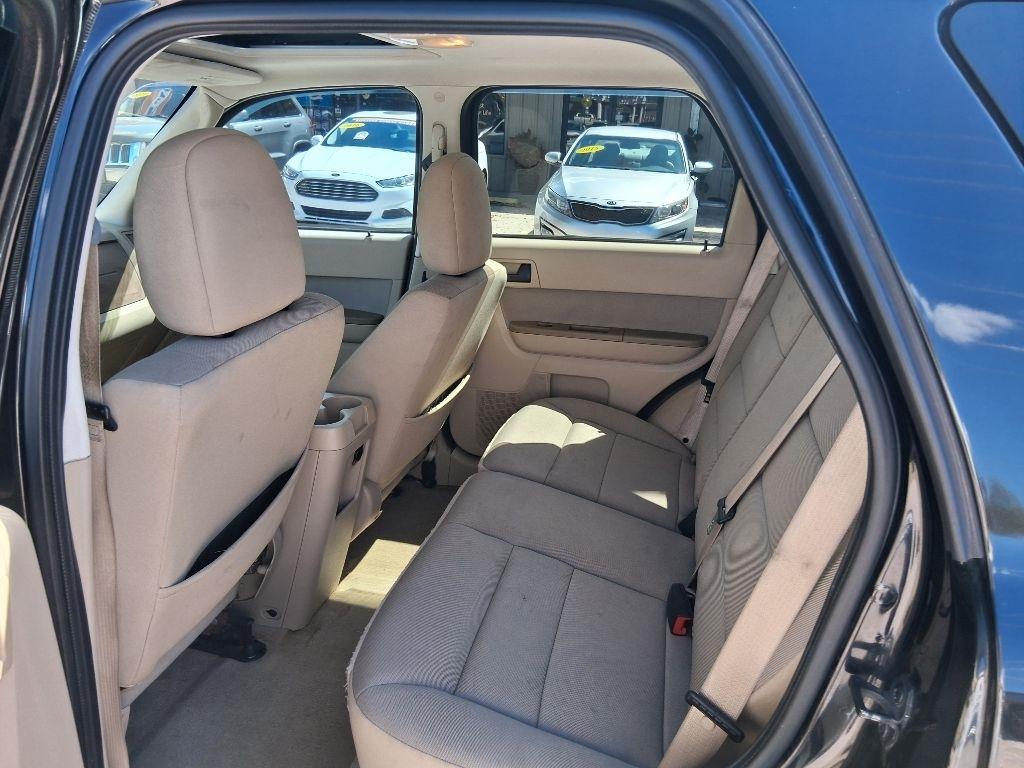 Ford Escape FWD 4dr XLT 2011