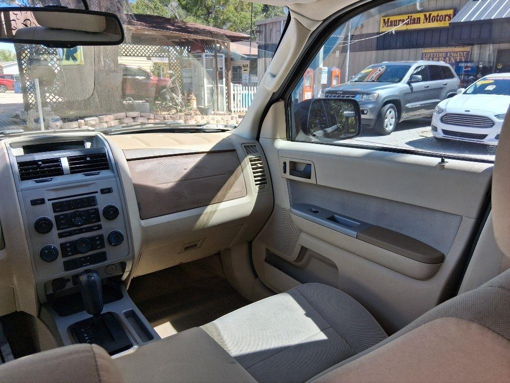 Ford Escape FWD 4dr XLT 2011