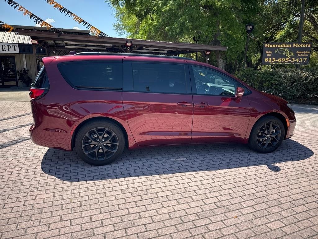 Chrysler Pacifica Touring L FWD 2022