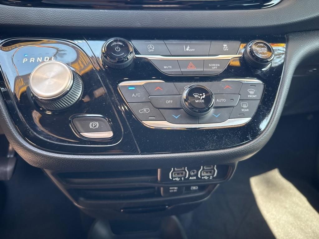 Chrysler Pacifica Touring L FWD 2022