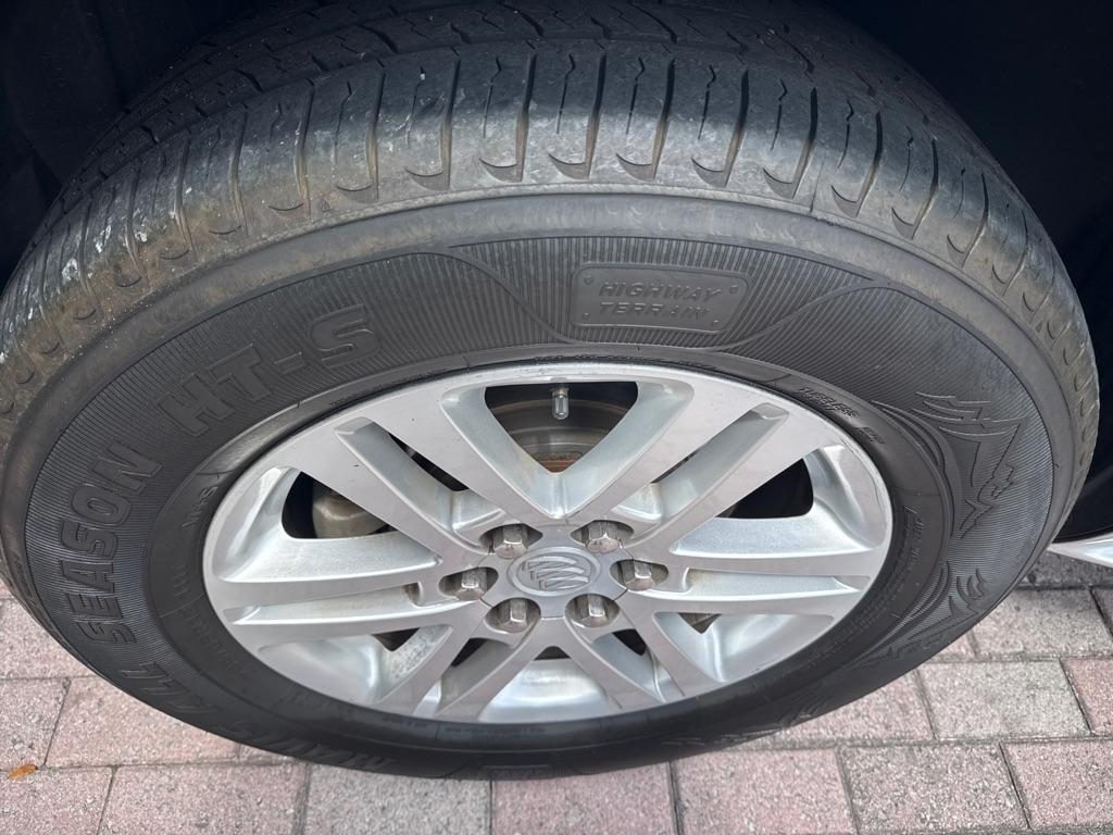 Buick Enclave FWD 4dr Convenience 2014