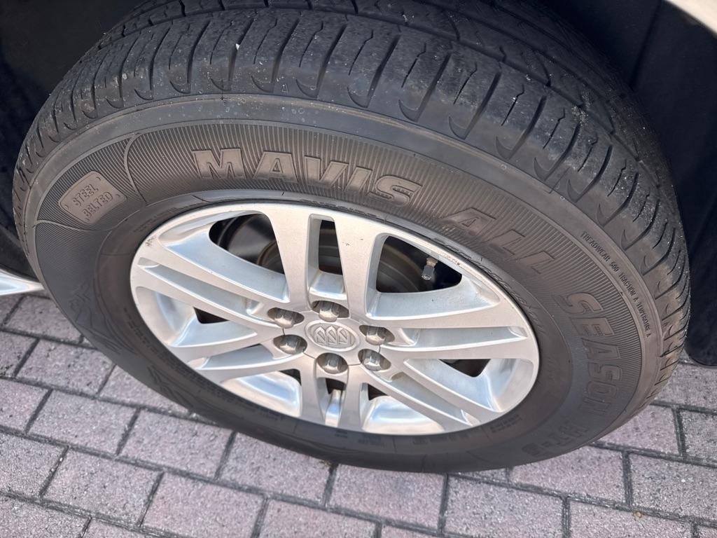 Buick Enclave FWD 4dr Convenience 2014