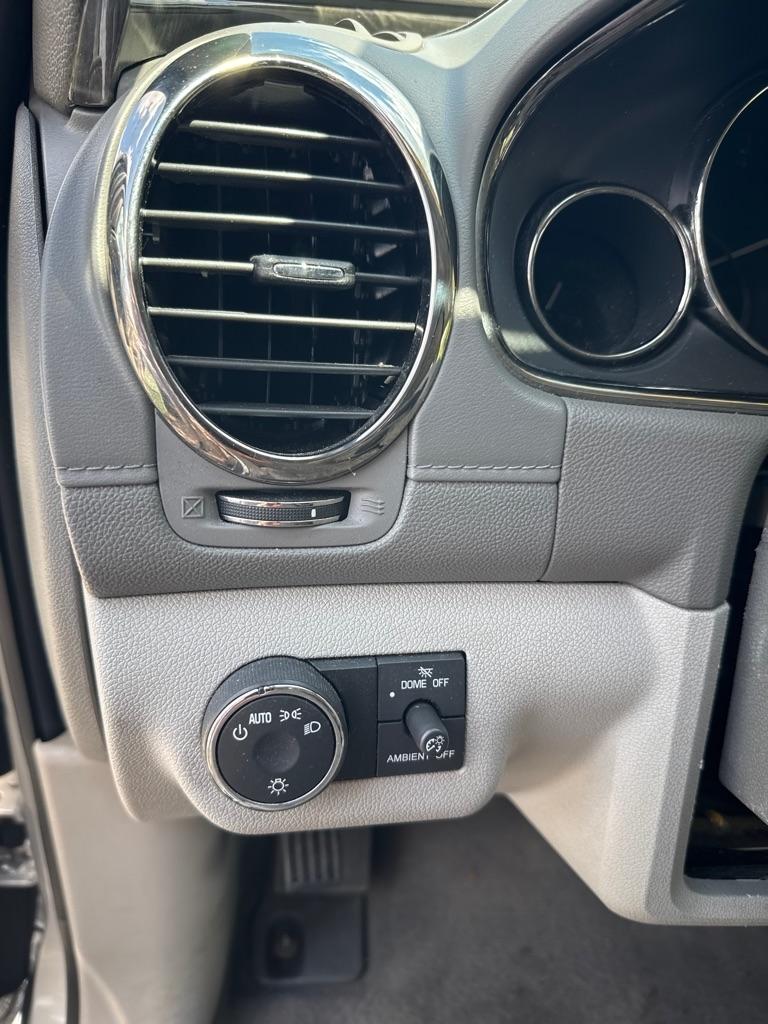 Buick Enclave FWD 4dr Convenience 2014