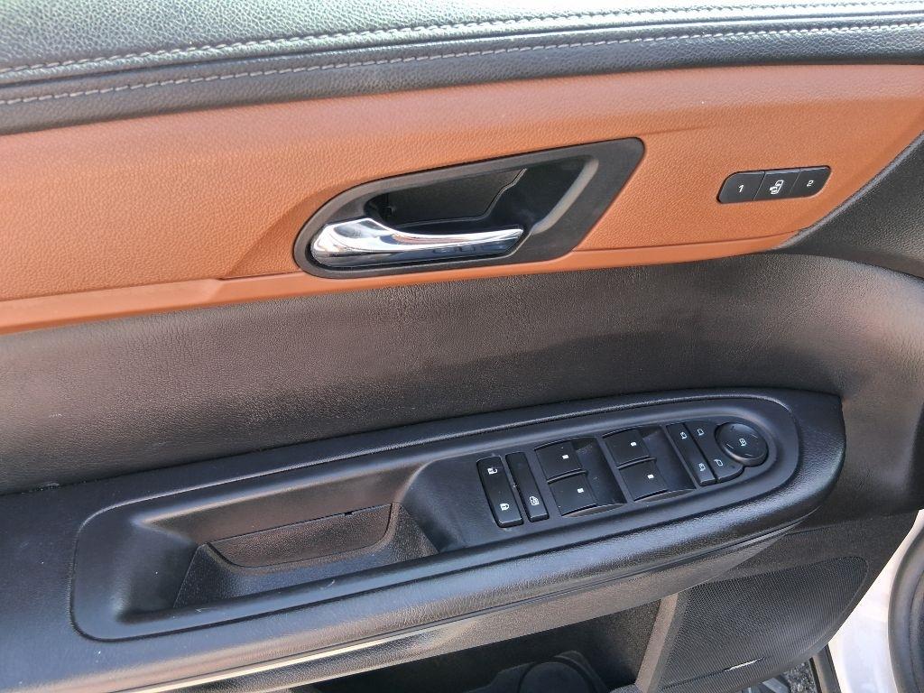 Chevrolet Traverse FWD 4dr LT w/2LT 2017