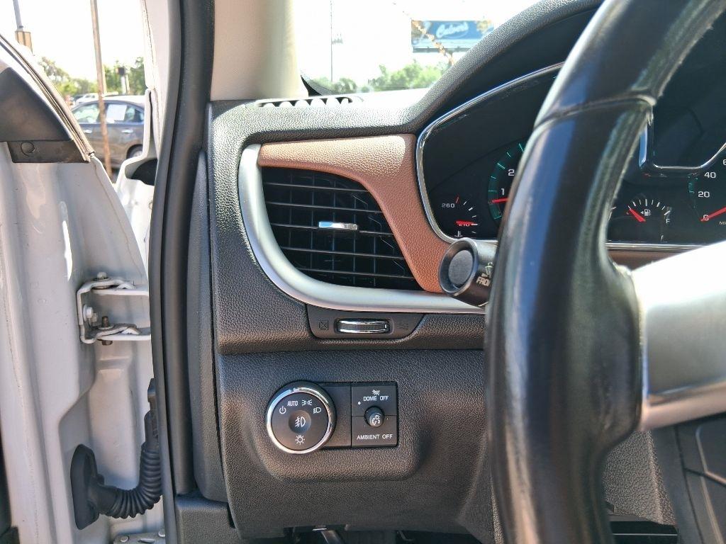 Chevrolet Traverse FWD 4dr LT w/2LT 2017