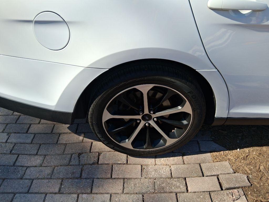 Ford Taurus 4dr Sdn SEL FWD 2016