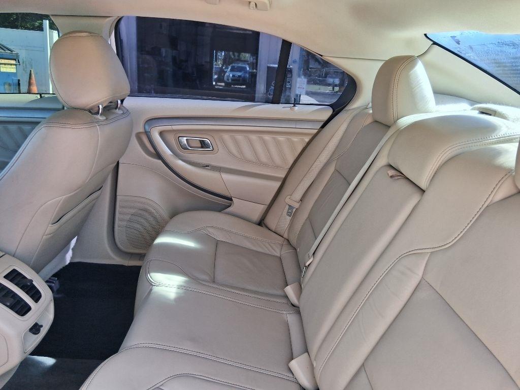 Ford Taurus 4dr Sdn SEL FWD 2016