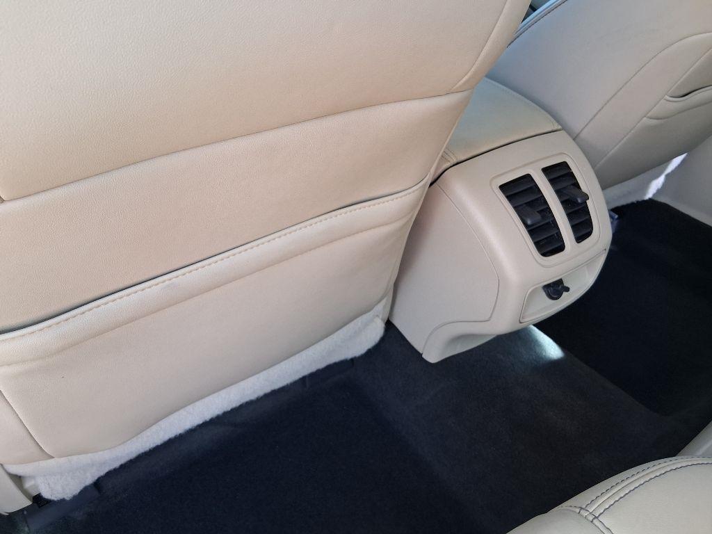 Ford Taurus 4dr Sdn SEL FWD 2016