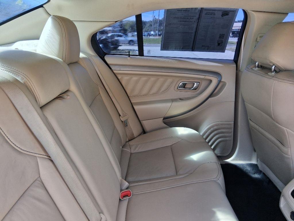 Ford Taurus 4dr Sdn SEL FWD 2016