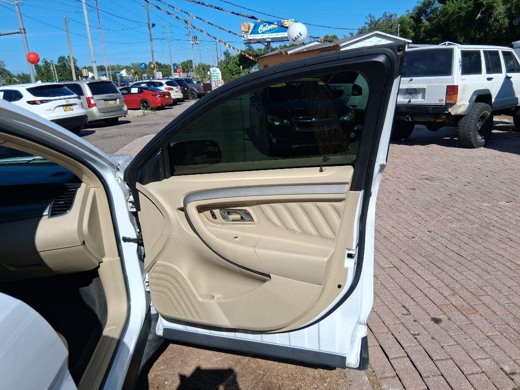 Ford Taurus 4dr Sdn SEL FWD 2016