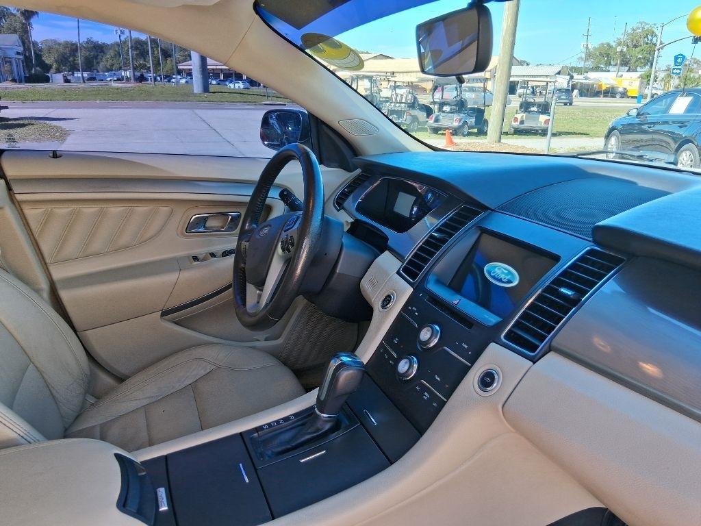 Ford Taurus 4dr Sdn SEL FWD 2016