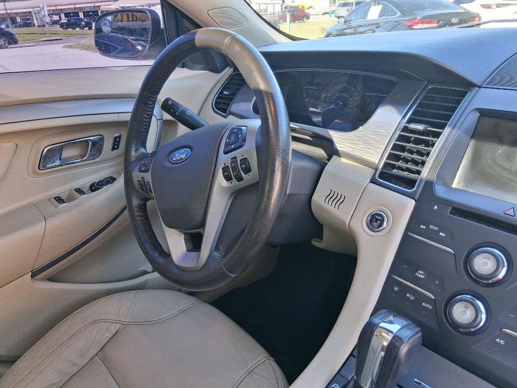 Ford Taurus 4dr Sdn SEL FWD 2016