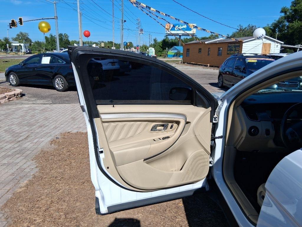 Ford Taurus 4dr Sdn SEL FWD 2016