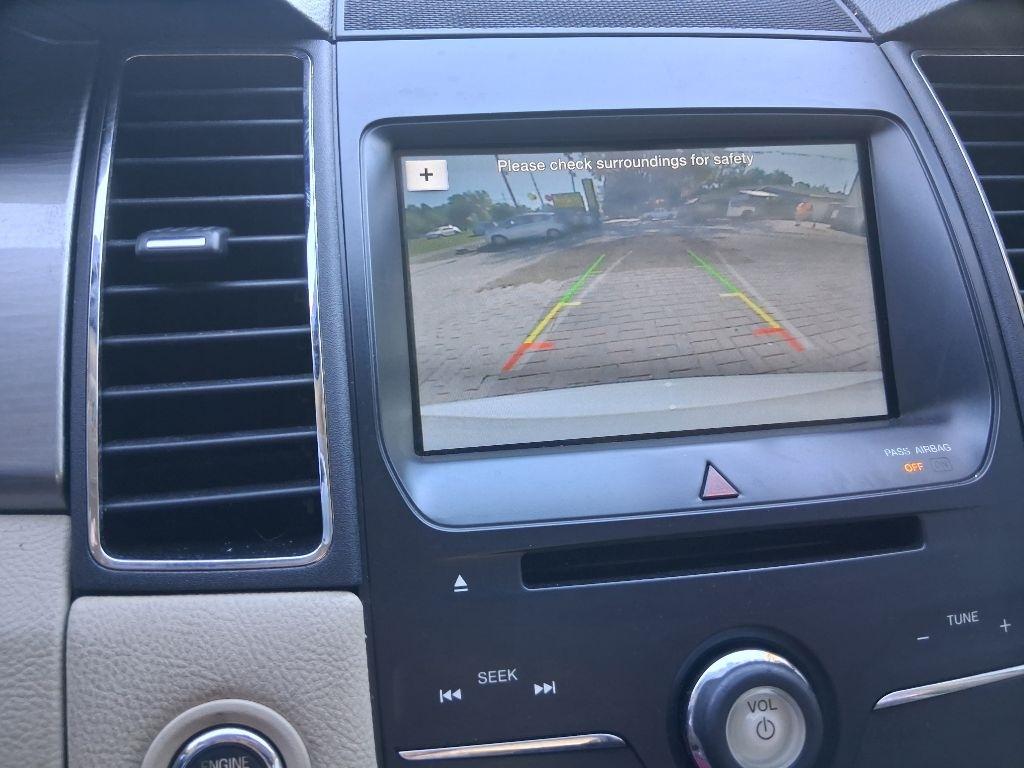 Ford Taurus 4dr Sdn SEL FWD 2016