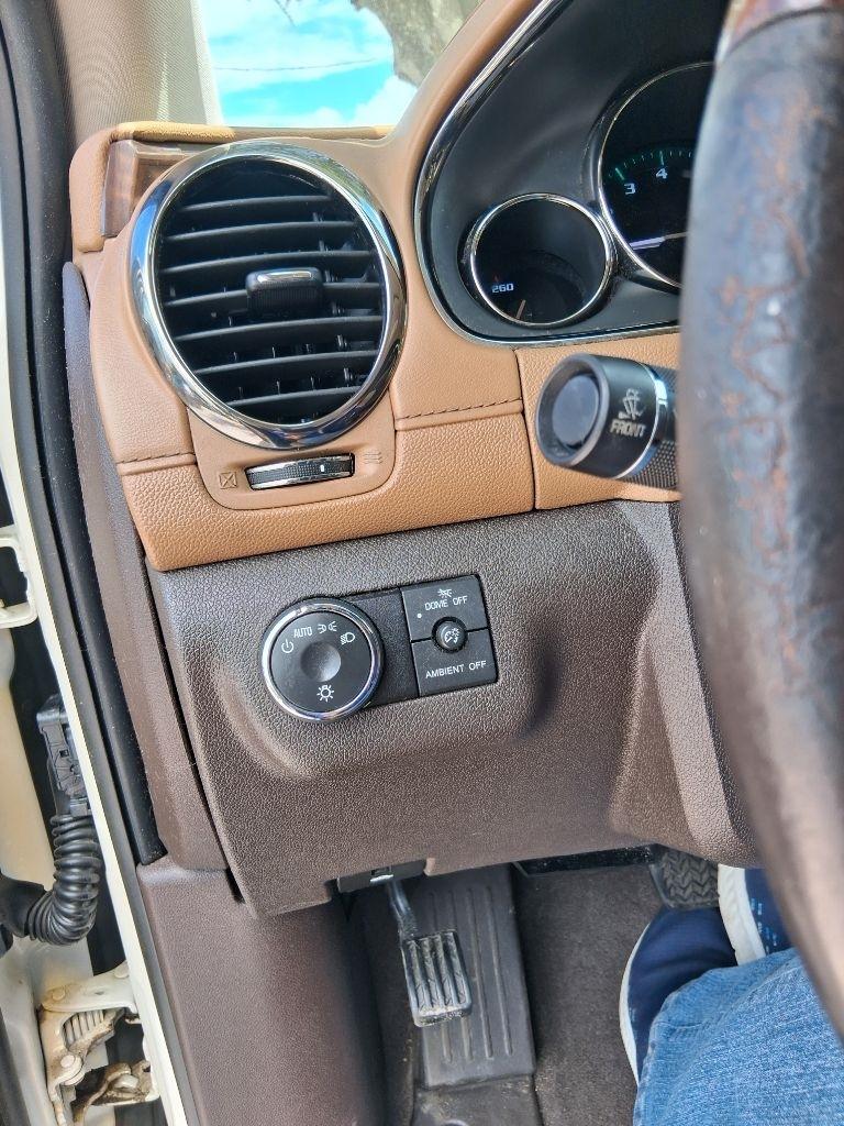 Buick Enclave FWD 4dr Premium 2013