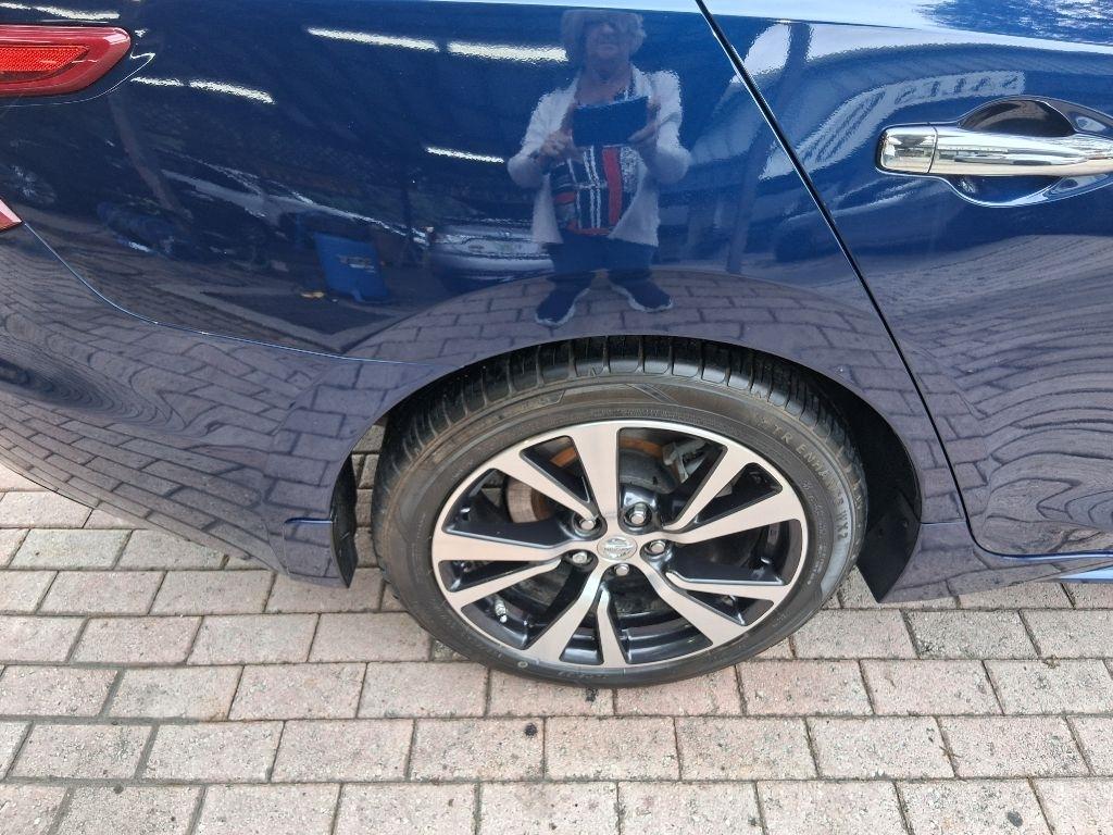 Nissan Maxima SV 3.5L *Ltd Avail* 2017