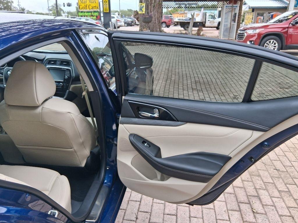 Nissan Maxima SV 3.5L *Ltd Avail* 2017