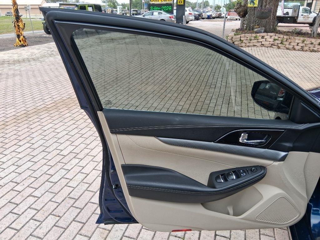 Nissan Maxima SV 3.5L *Ltd Avail* 2017