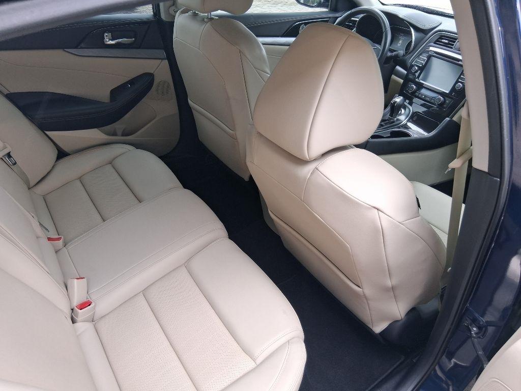 Nissan Maxima SV 3.5L *Ltd Avail* 2017