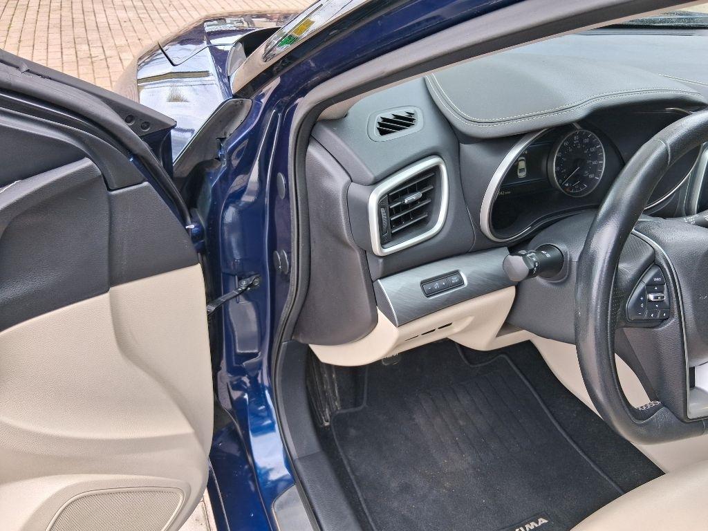 Nissan Maxima SV 3.5L *Ltd Avail* 2017