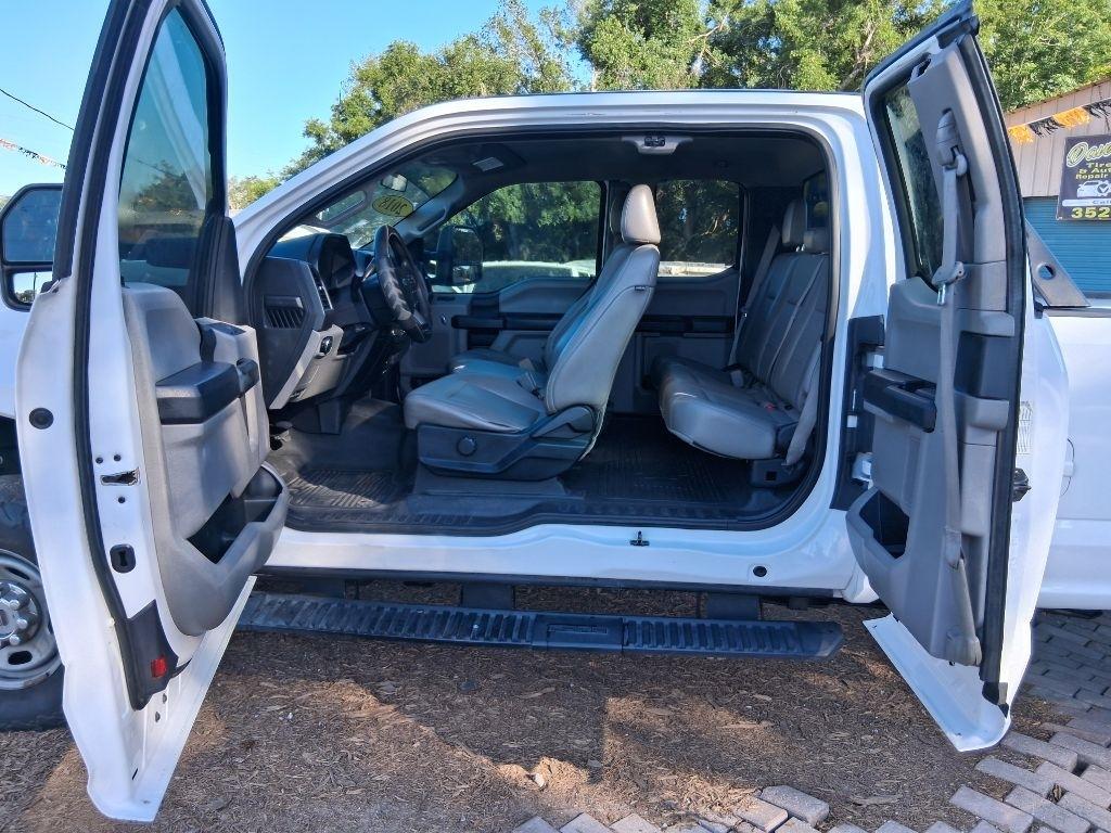 Ford Super Duty F-250 SRW Lariat 4WD SuperCab 8' Box 2018