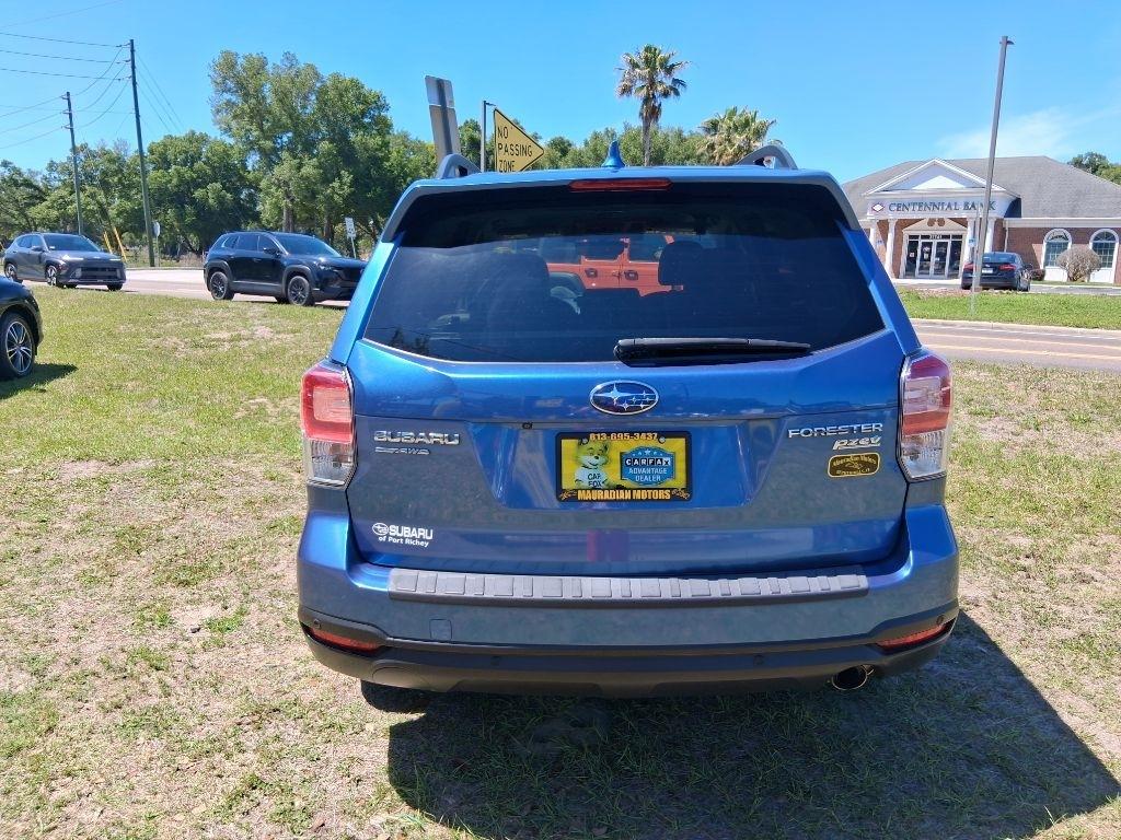 Subaru Forester 2.5i Limited CVT 2017