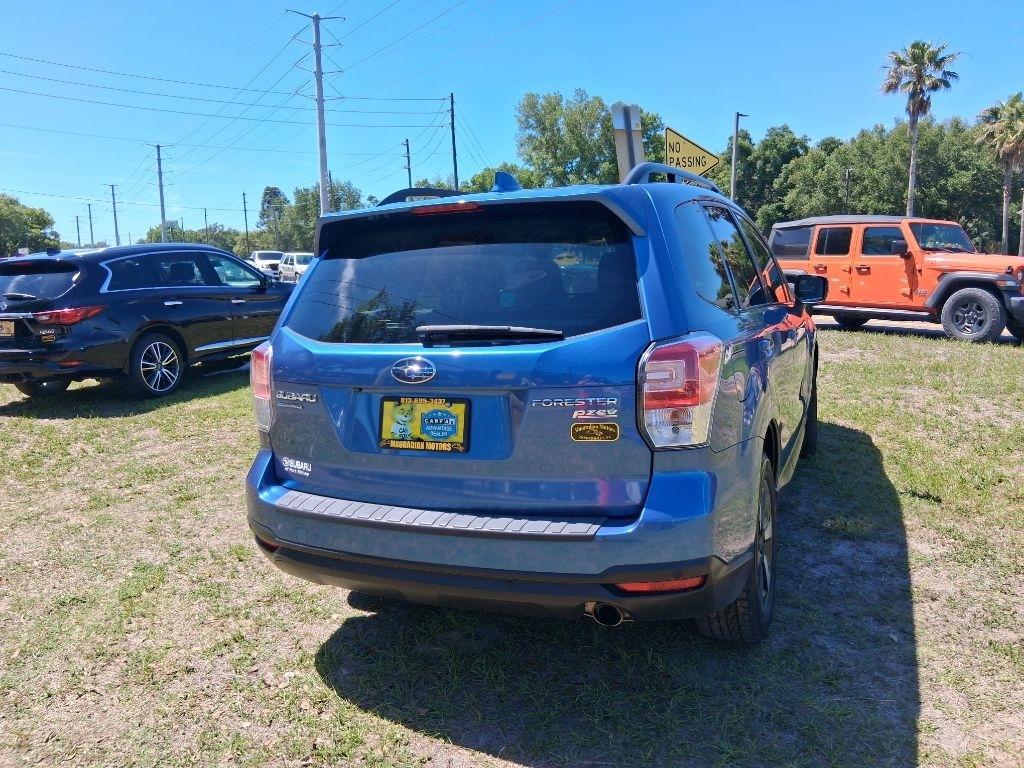 Subaru Forester 2.5i Limited CVT 2017