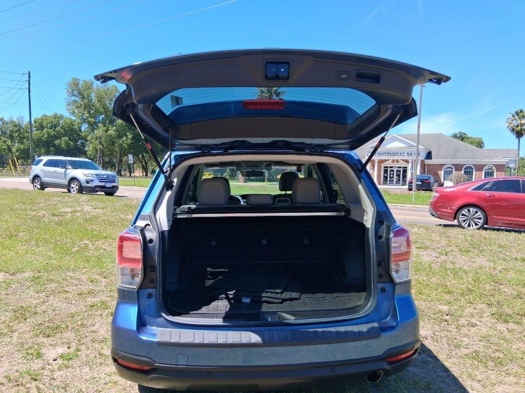 Subaru Forester 2.5i Limited CVT 2017