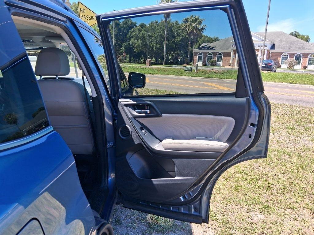 Subaru Forester 2.5i Limited CVT 2017