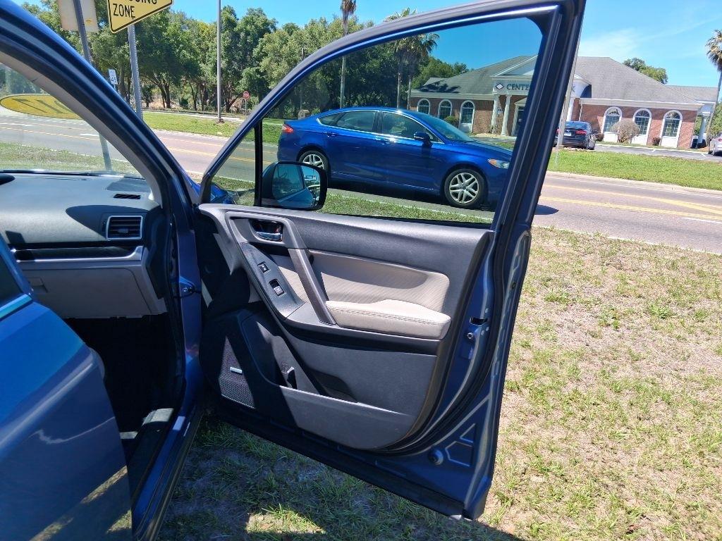 Subaru Forester 2.5i Limited CVT 2017