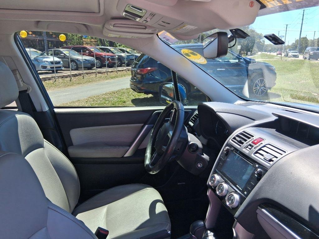 Subaru Forester 2.5i Limited CVT 2017